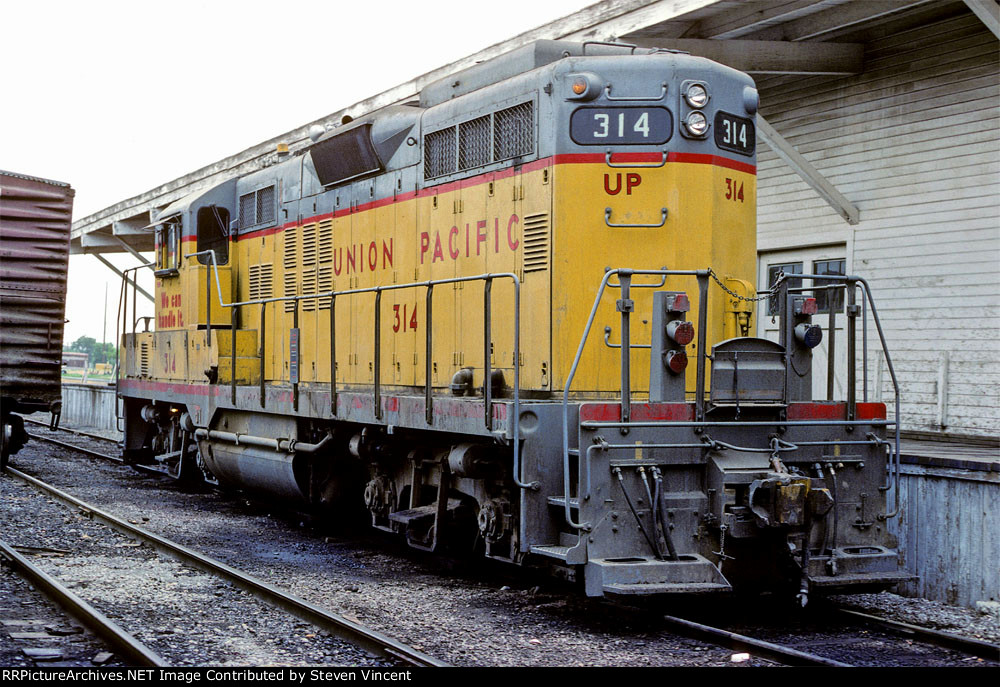 Union Pacific GP9 #314 with enlarged fuel tank.